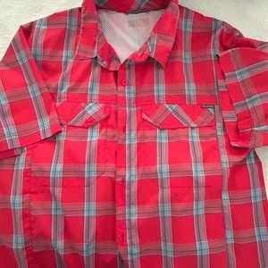 Men’s xlg red plaid short sleeve shirt